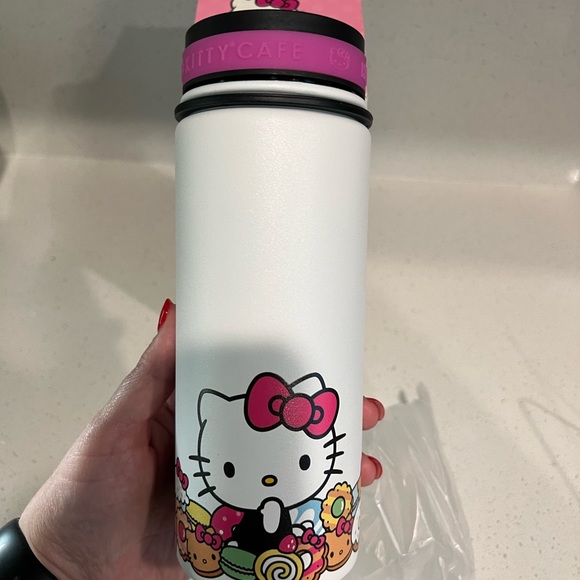NWT Hello Kitty Cafe hydroflask type waterbottle - Picture 1 of 12